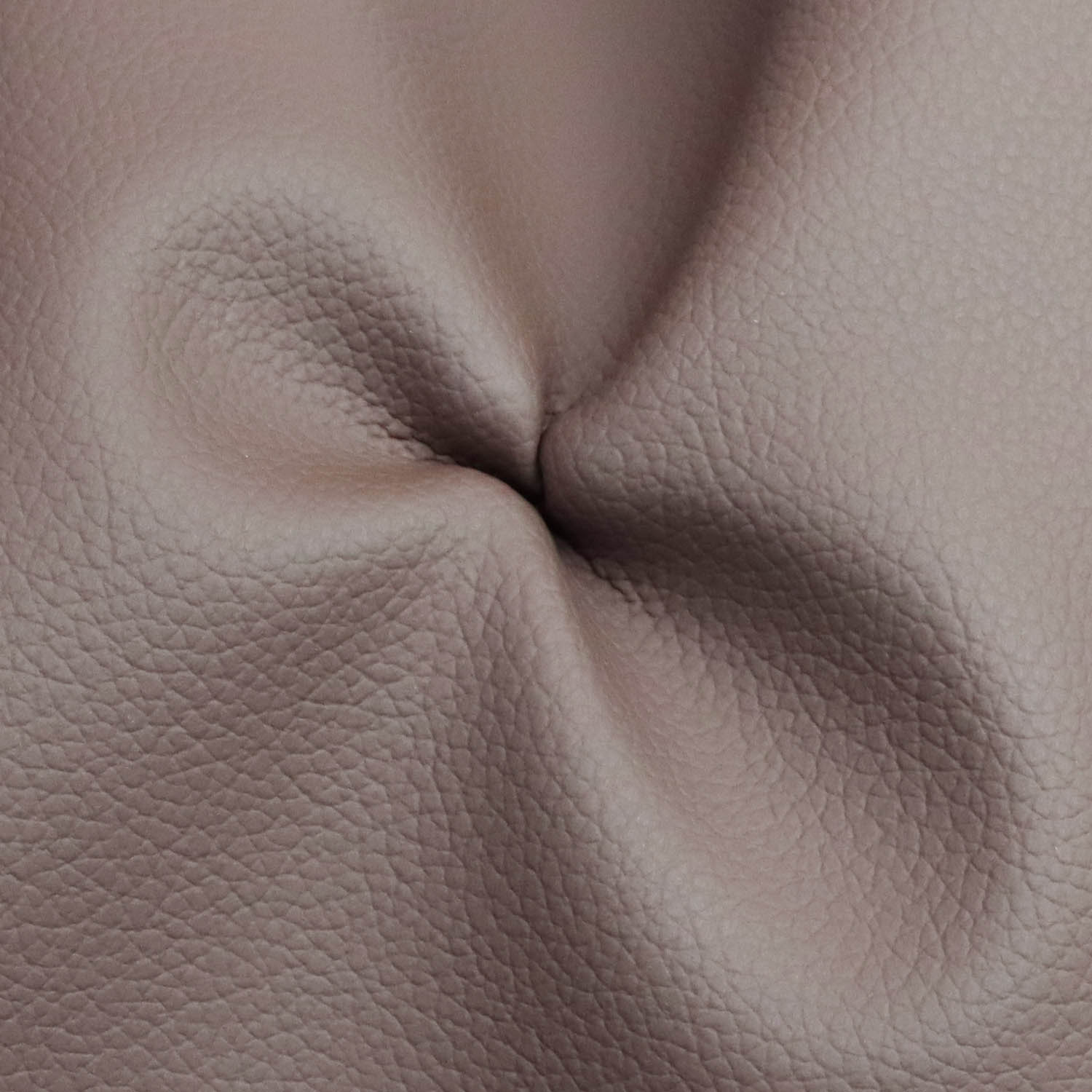 Zhigao Leather Factory лансира надградена серија на автомобилска синтетичка кожа за глобалниот пазар за внатрешни работи на возила